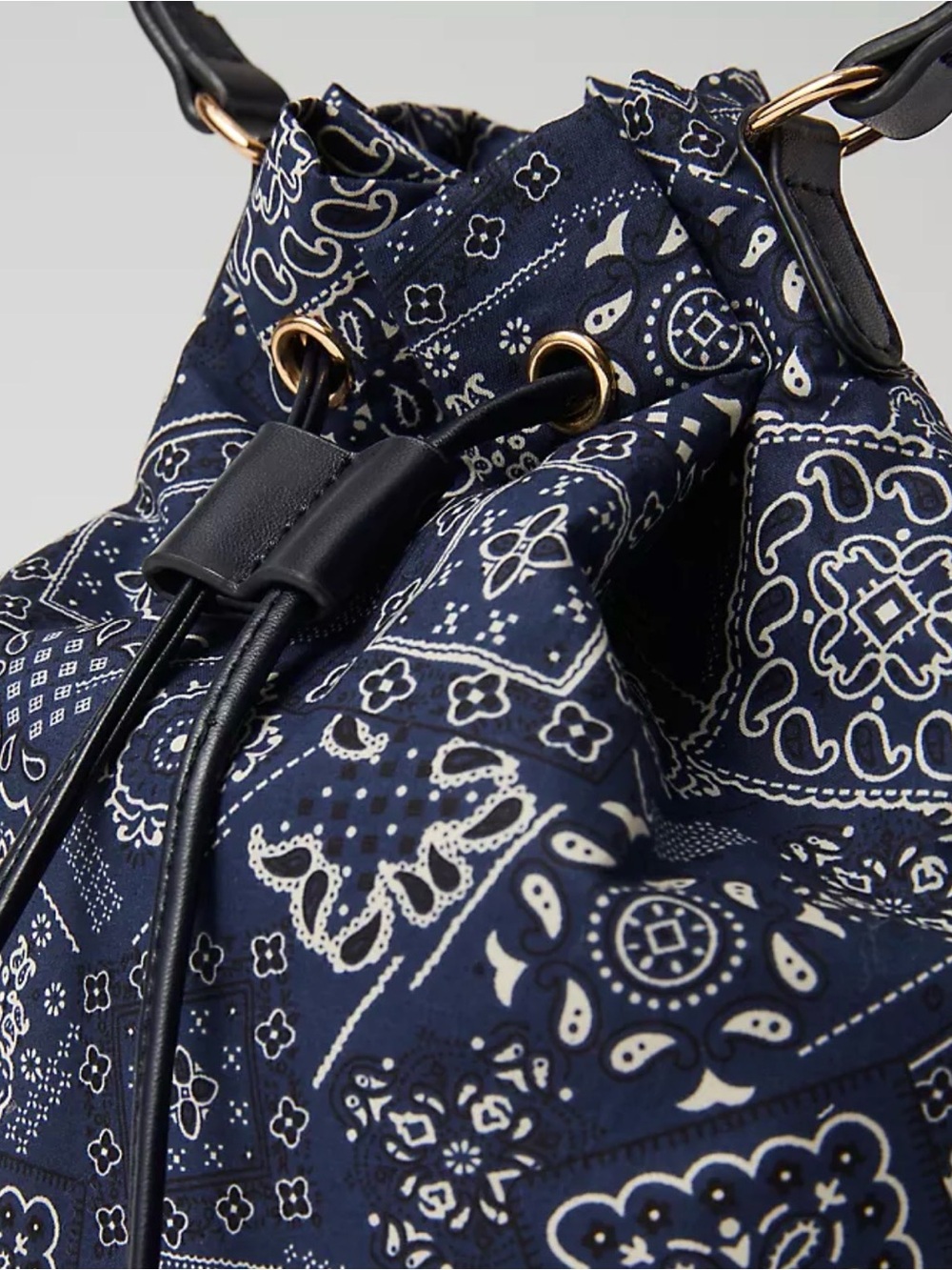 EUC! Ann Taylor Navy Bandana-Print Multiway Drawstring Bucket Bag - Picture 2 of 11